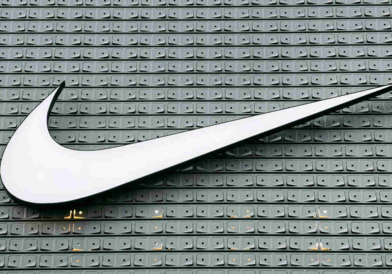 Análise da Queda nas Ações da Nike devido à Intensa Competição e Desaceleração na China