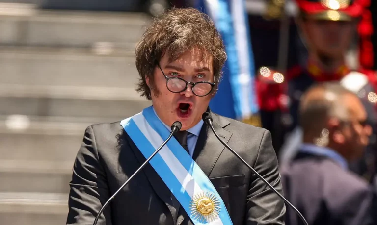 A Argentina de Milei: Análise de um Discurso no Congresso em Meio à Crise Econômica e Social