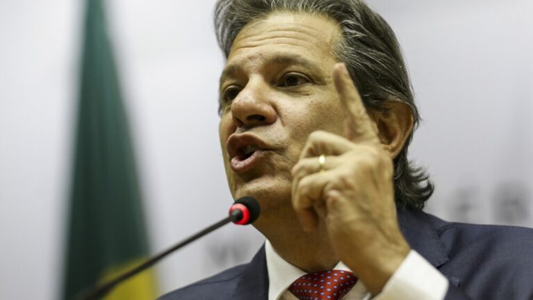 Ministro da Fazenda Adverte Sobre Possível Crise de Endividamento Global