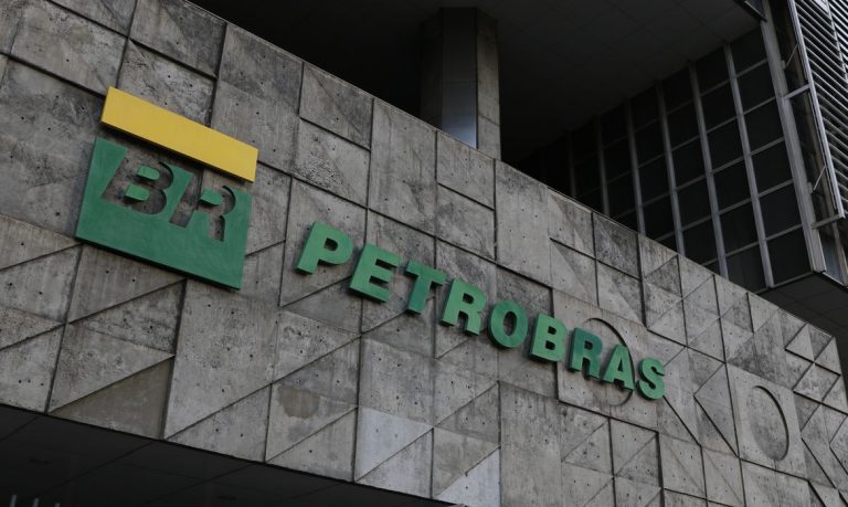 Petrobras Anuncia Pagamento Bilionário em Dividendos e JCP: Um Marco para os Acionistas