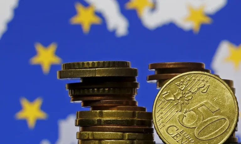 Atividade Empresarial da Zona do Euro Atinge Maior Taxa de Crescimento em Um Ano