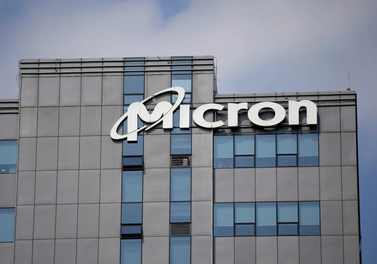 Micron Atinge Projeções de Receita, mas Ações Sofrem Queda