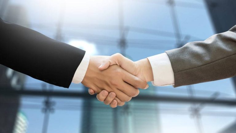 Fusões e Aquisições em Destaque: Safran, John Wood Group, Cinven, Riot Platforms, Novant Health e Parkland