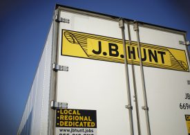 JB Hunt Transport Services Relata Queda de 24% no Lucro do Segundo Trimestre