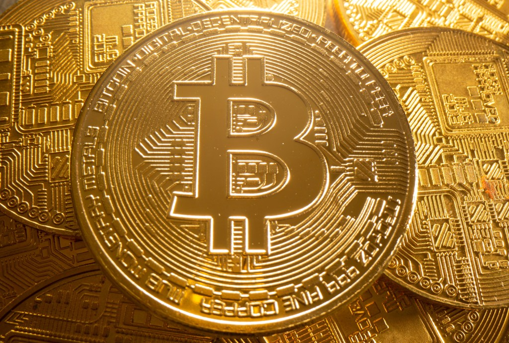 Bitcoin Alcança Recorde em Reais: Criptomoeda Chega a R$ 380,5 Mil
