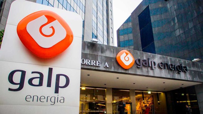 Galp Energia Supera Expectativas com Lucro Líquido Ajustado de 16% no 2º Trimestre: Impactos dos Preços do Petróleo e Produção