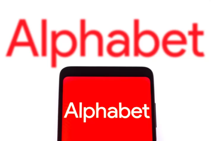 Alphabet Enfrenta Desafios com Aumento de Investimentos e Concorrência no Mercado de IA