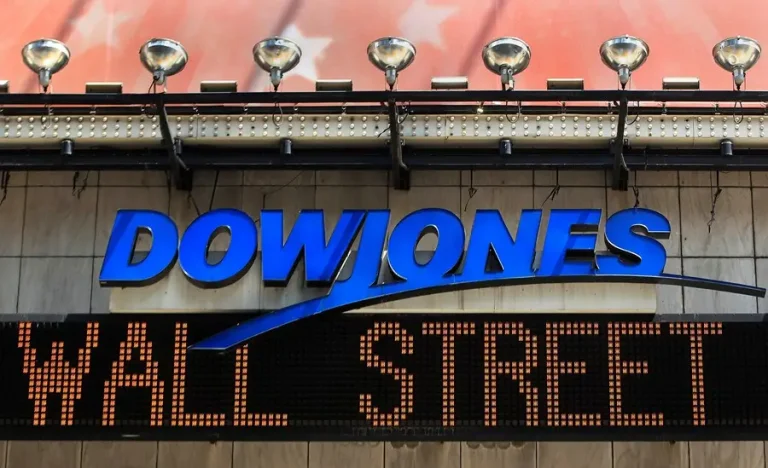 Wall Street Fecha em Alta com Dow Jones em Recorde Após Dados de Vendas no Varejo