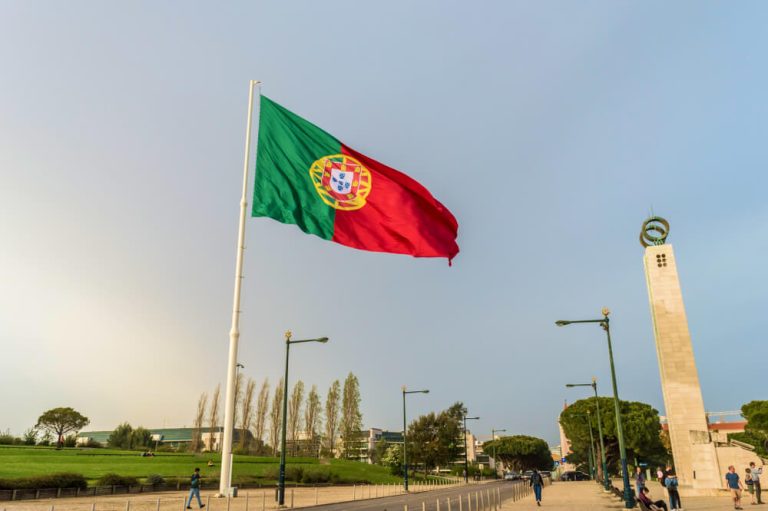 Portugal Estabelece Meta de 93% de Eletricidade Renovável Até 2030: Atualizações no Plano Energético e Redução no Objetivo de Hidrogénio Verde