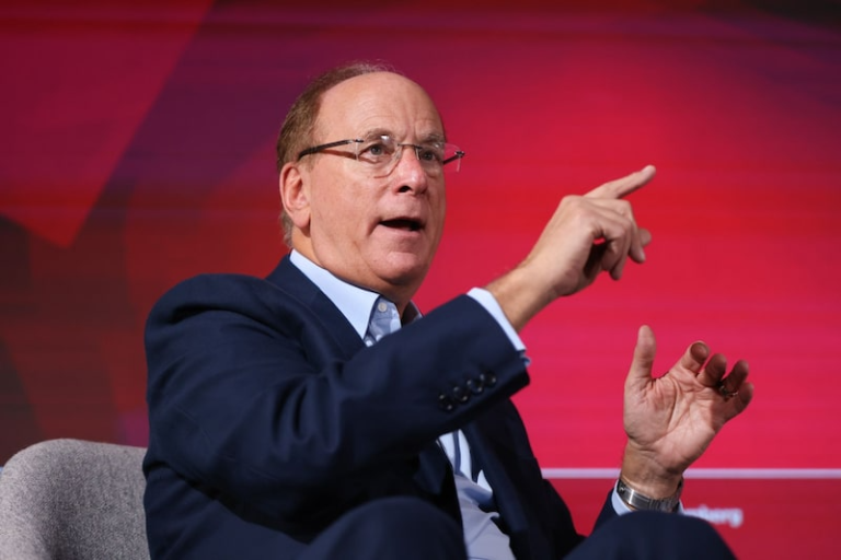 CEO da BlackRock Muda de Opinião sobre Bitcoin e Defende Criptomoeda