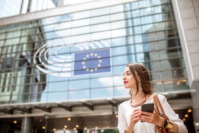 O Impacto do Emprego Informal na Europa: Vulnerabilidade e Desigualdades em Países Desenvolvidos e Emergentes