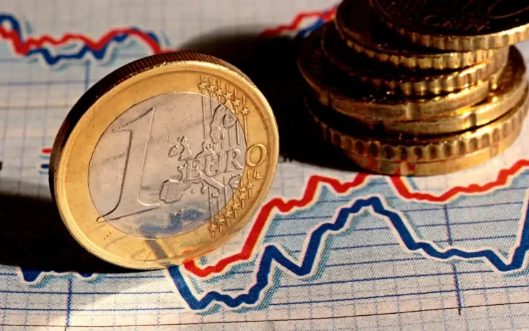 Índices Europeus Oscilam Após Semana Positiva, Enquanto Investidores Esperam por Discurso de Jerome Powell em Jackson Hole