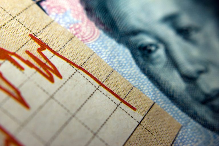 Mercados Asiáticos: Perdas na China e Expectativas de Corte de Juros