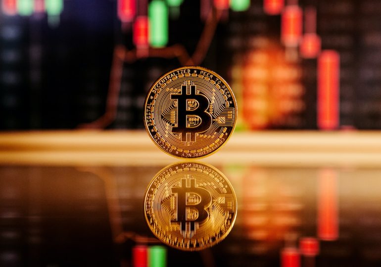 Bitcoin enfrenta resistência após alta: fatores em jogo