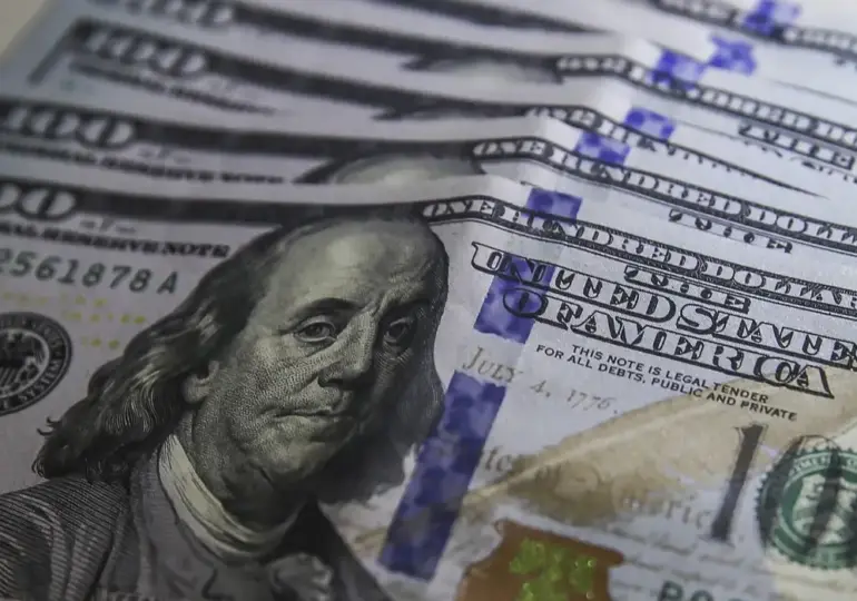 Dólar atinge máxima de sete semanas após dados de emprego nos EUA