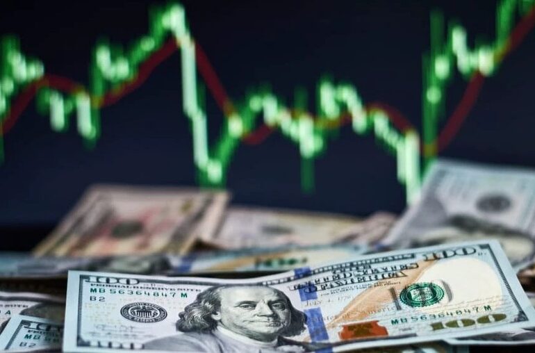 Dólar em Alta: Quarto Ganho Semanal e Expectativas no Japão