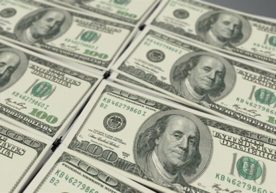 Dólar supera R$6 com reforma do IR e pacote fiscal