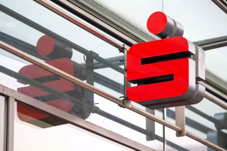 Sparkassen: Wegbereiter und Innovator im deutschen Finanzsektor