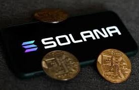 XRP supera Solana e se torna 4ª maior criptomoeda em 2024