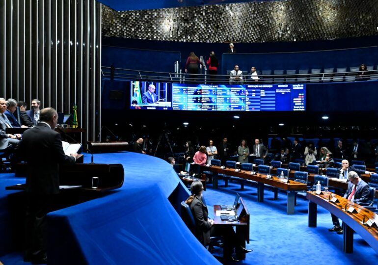 STF determina suspensão do aumento do IOF