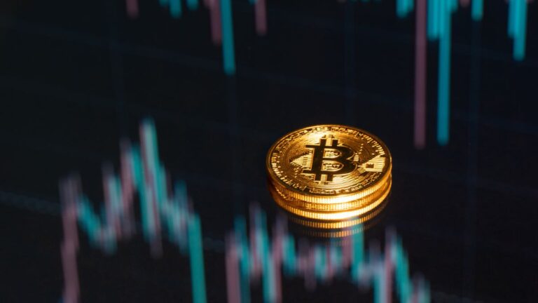 Altcoins lideram ganhos em julho e superam valorização do Bitcoin