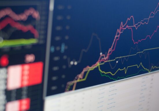 Taxas do DI sobem com tensão comercial entre Brasil e EUA